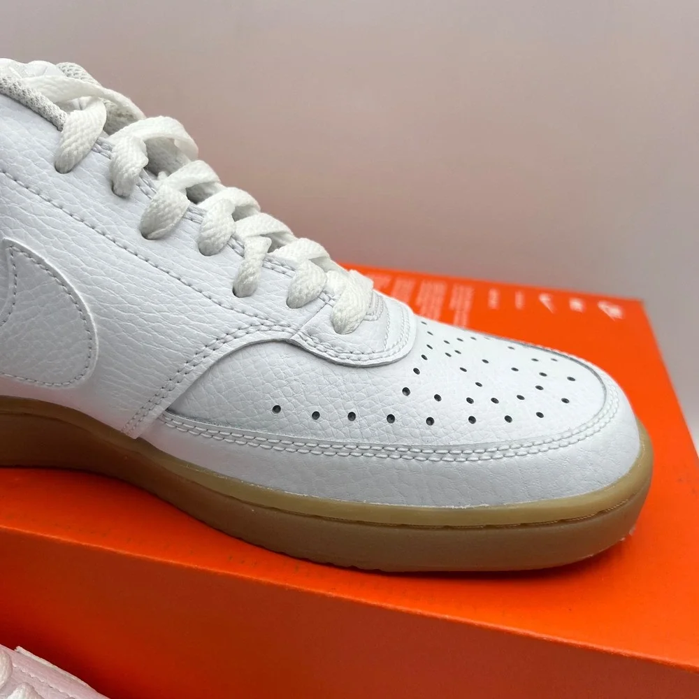 Nike Court Vision Low Mens 7.5 White‎ Gum Pebbled Leather Low Top Sneakers
